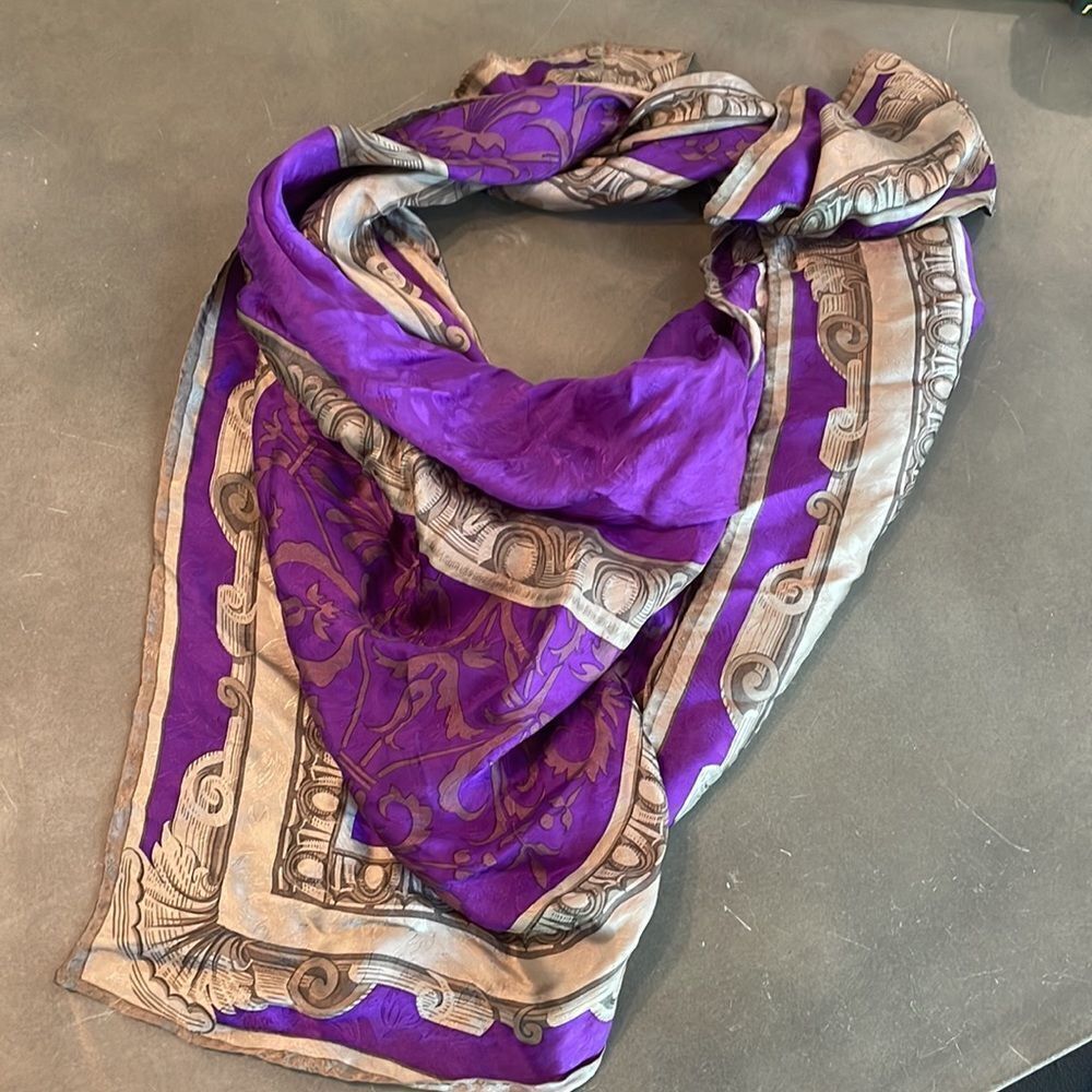 Ellen Tracy purple silk scarf elegant 32x34